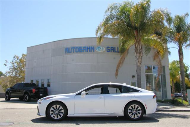 2022 toyota mirai base