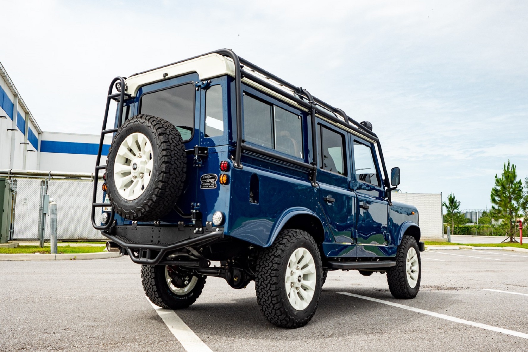 1960 land rover defender 109