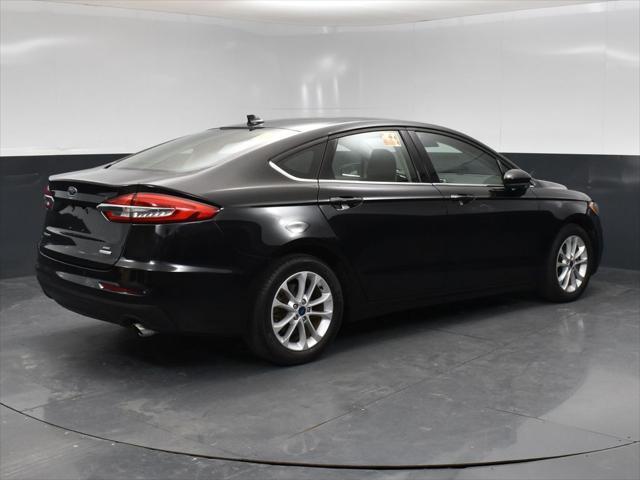 2020 ford fusion se