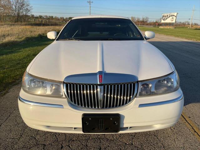 1999 lincoln town car executive 4dr sedan w/ limousine builder package