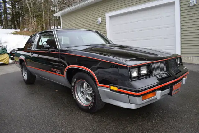 1983 black and slver anniversary car many options low miiles great car