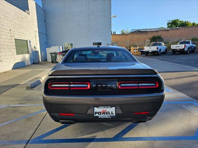 2018 dodge challenger sxt