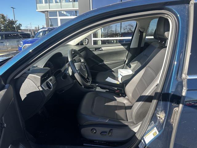 2022 volkswagen passat 2.0t se