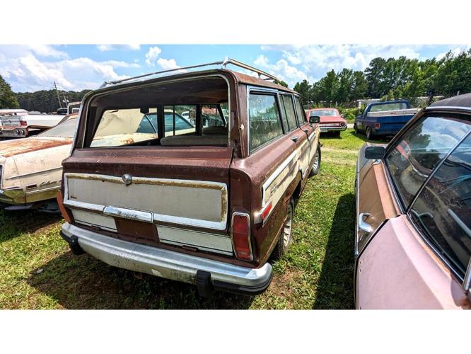 1984 jeep grand wagoneer in gray court, south carolina