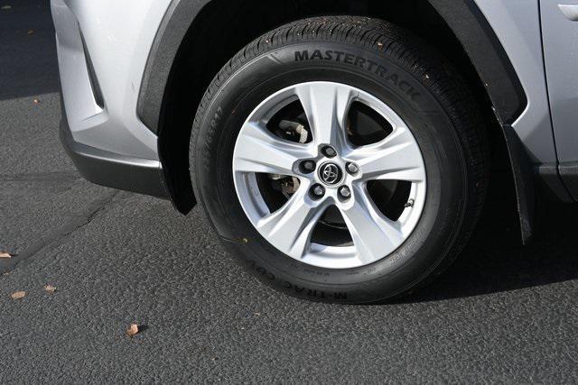 2019 toyota rav4 hybrid le