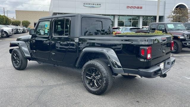 2023 jeep gladiator sport s