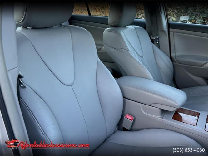 2011 toyota camry in gladstone, oregon