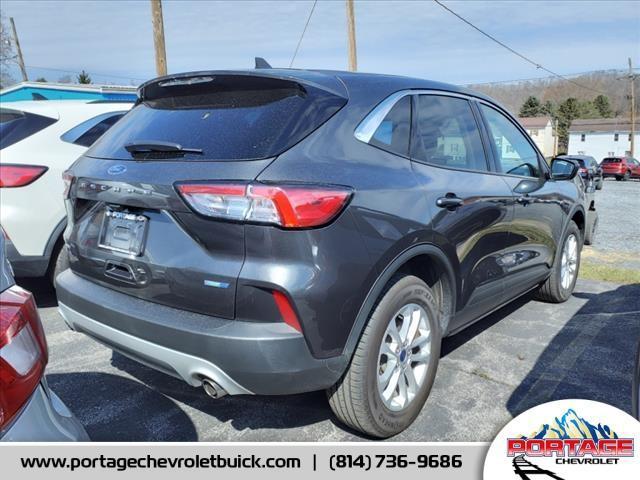 2020 ford escape se
