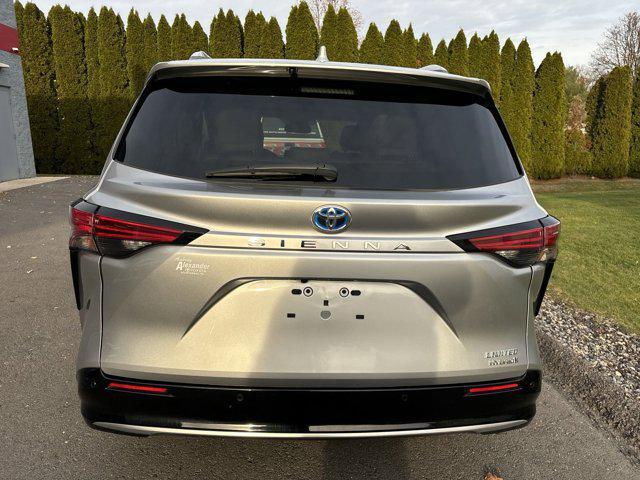 2024 toyota sienna limited 7-passenger
