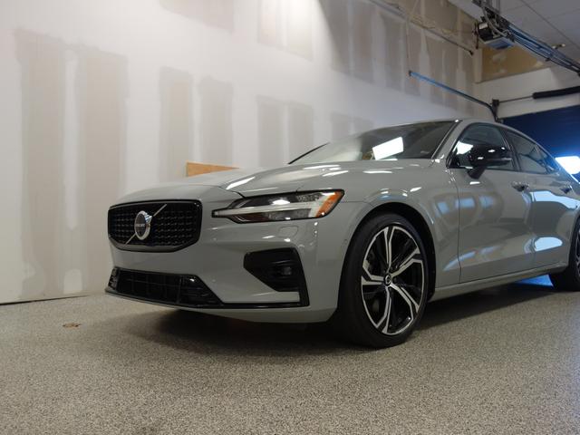 2024 volvo s60 b5 awd plus dark