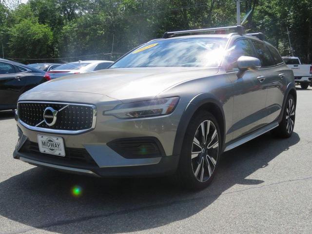 2020 volvo v60 cross country t5