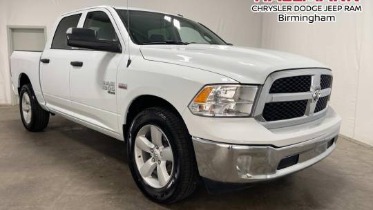 new 2023 ram 1500 classic tradesman crew cab 5'7" box 4wd