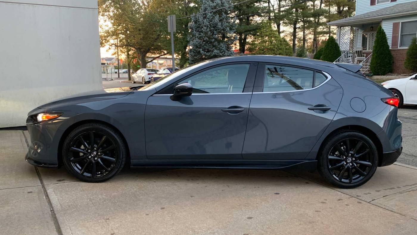2022 mazda mazda3 hatchback premium