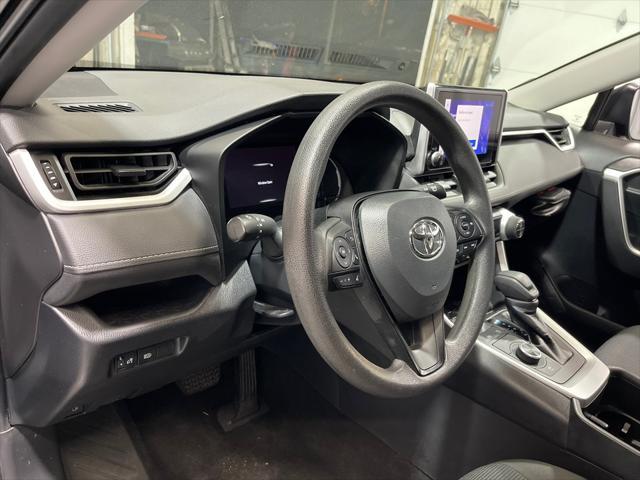 2023 toyota rav4 hybrid le