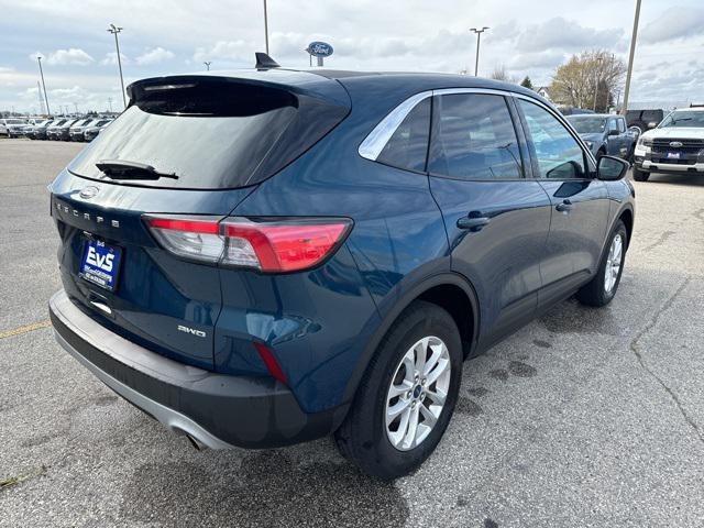 2020 ford escape se