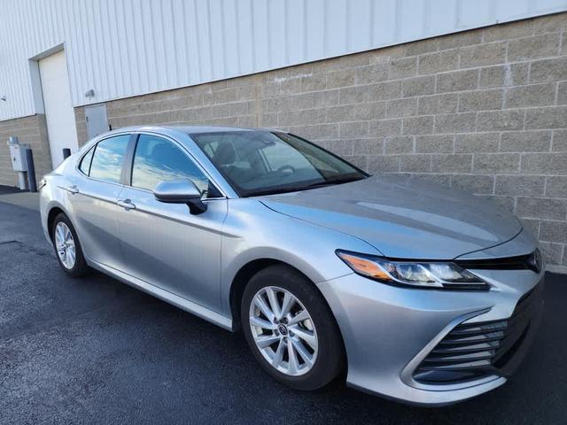 2023 toyota camry le