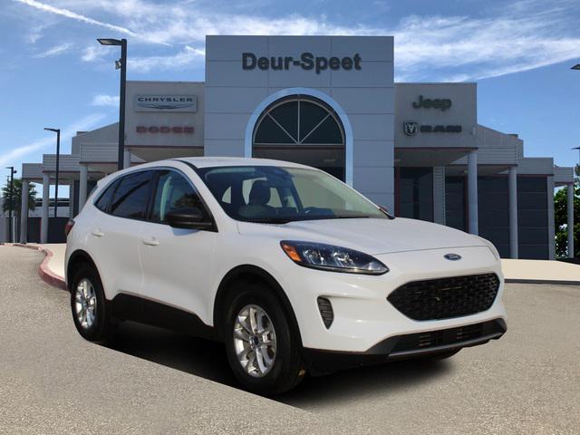 2022 ford escape se