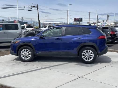 2023 toyota corolla cross le in kingsley field, oregon