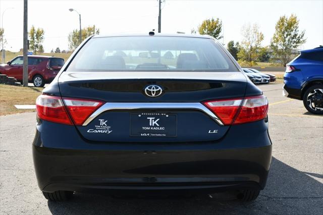 2016 toyota camry le