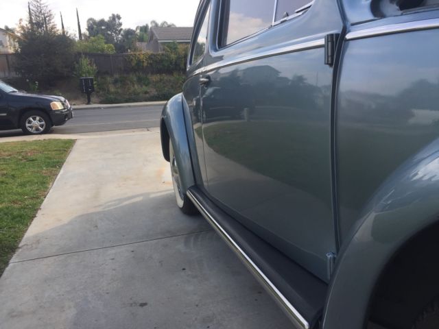 gorgeous 1956 oval window ragtop vw beetle classic with semaphores