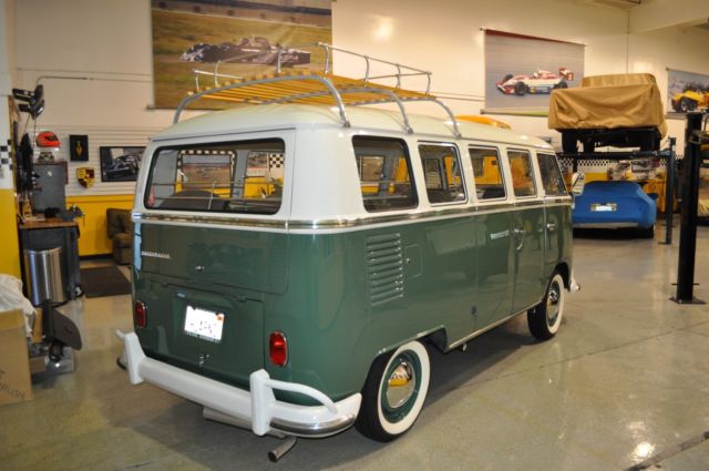 1966 volkswagen deluxe bus