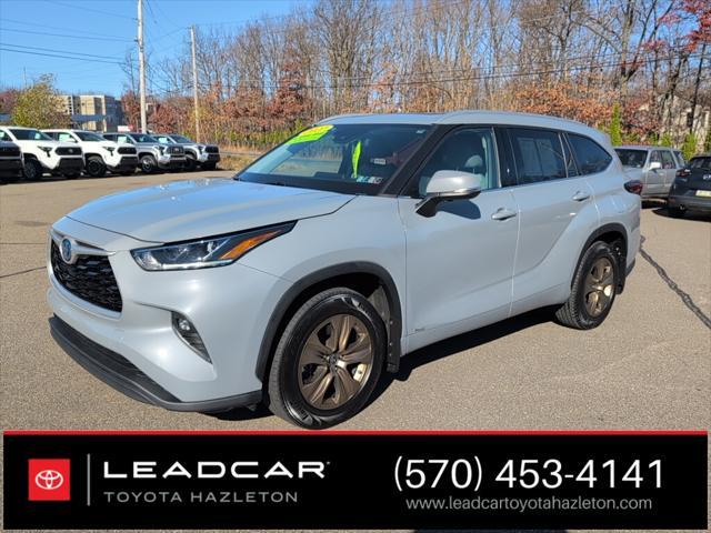 2022 toyota highlander hybrid base