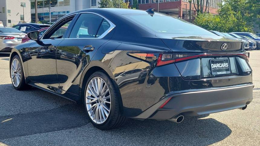 2022 lexus is 300 base