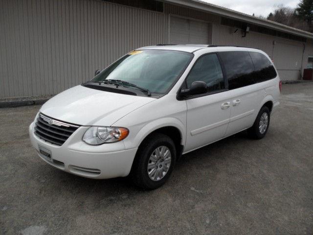 2005 chrysler town & country for sale in springfield, vermont