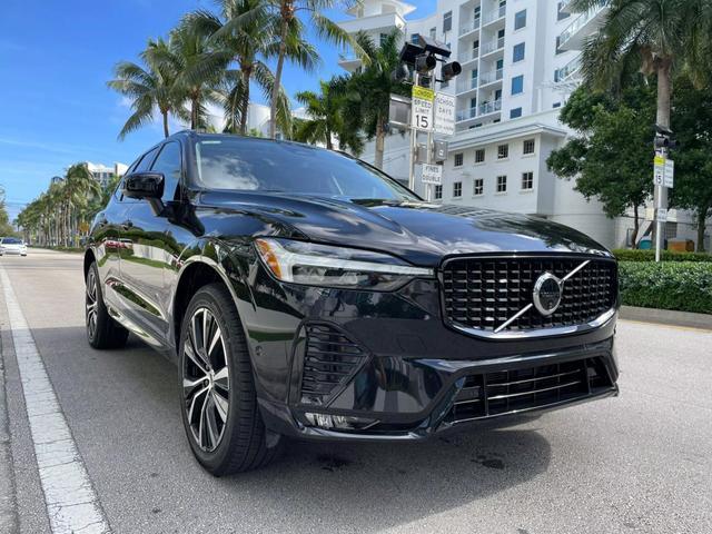 2024 volvo xc60 b5 plus dark theme