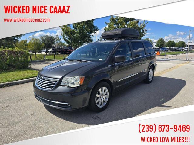 2012 chrysler town & country touring