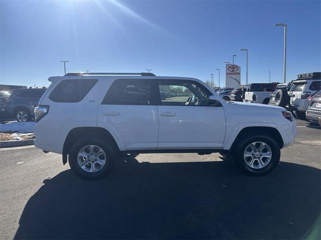 2022 toyota 4runner sr5