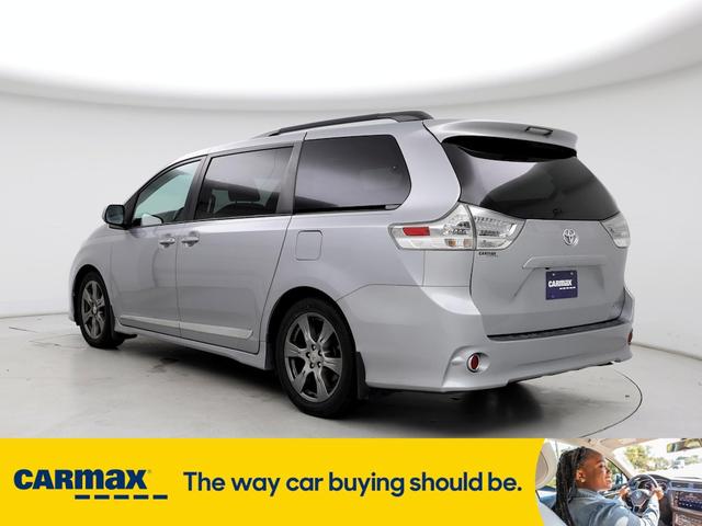 2017 toyota sienna se premium