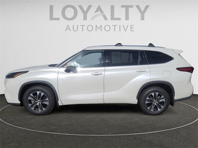 2021 toyota highlander xle