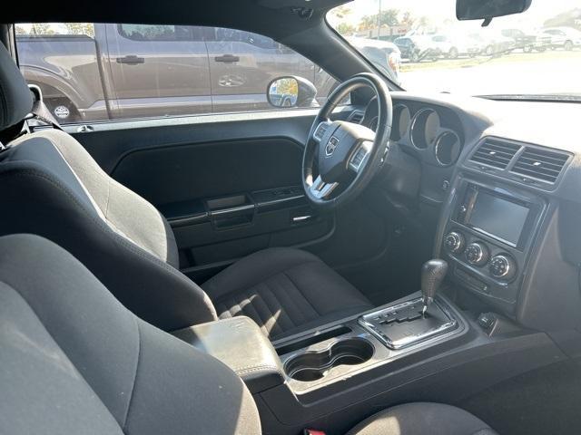 2013 dodge challenger sxt
