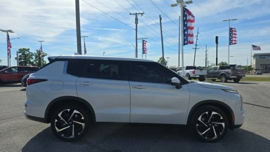 2022 mitsubishi outlander se