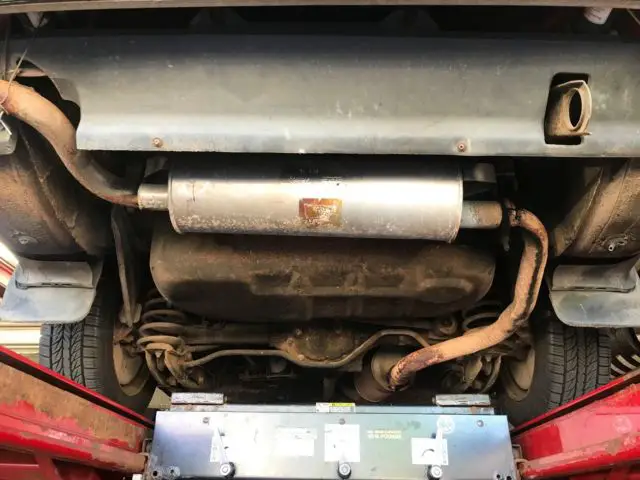 240 245 red wagon black interior, 3rd row seat, zero rust