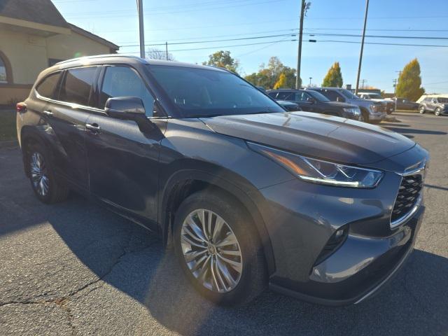 2024 toyota highlander platinum