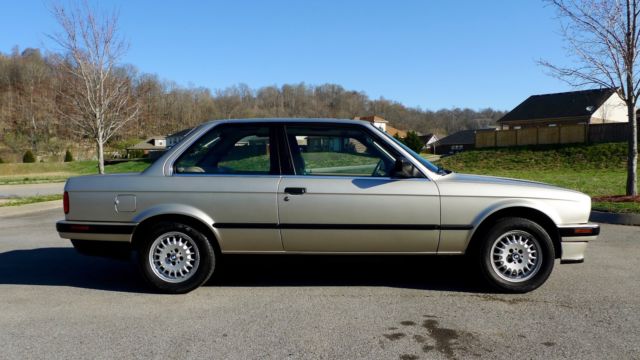 classic 1989 bmw 325i (e30) two door sedan