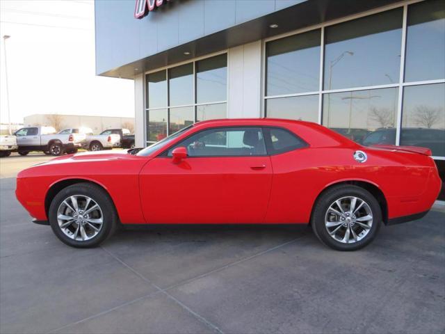 2021 dodge challenger sxt