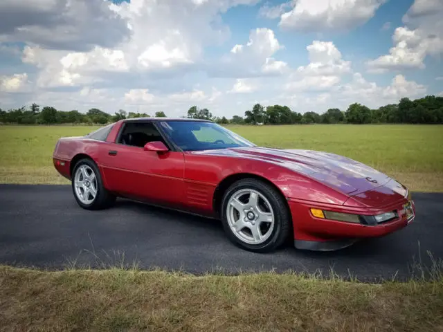 1991 chevrolet corvette 2dr coupe hatchback 71086 miles maroon 8 cylinder engin