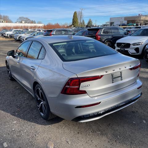 2024 volvo s60 b5 core dark theme
