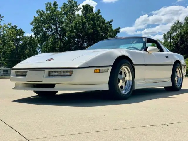 1988 chevrolet corvette white coupe 5.7 liter v8 automatic - financing availabl