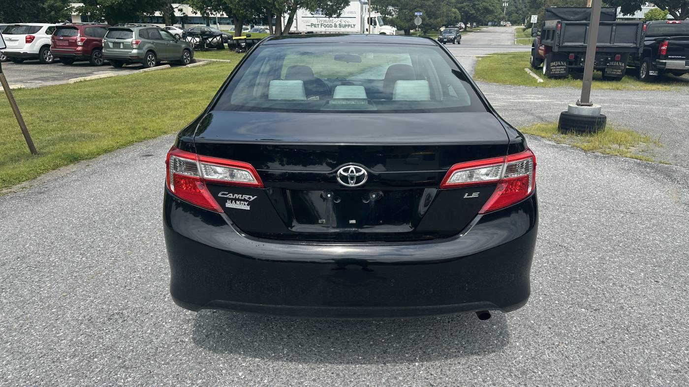 2014 toyota camry le