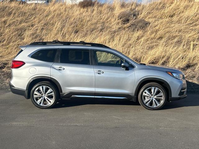 2022 subaru ascent limited 8-passenger