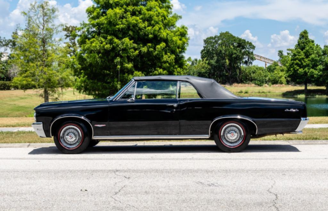 1964 pontiac gto convertible...phs docs..389 tri power 4 speed