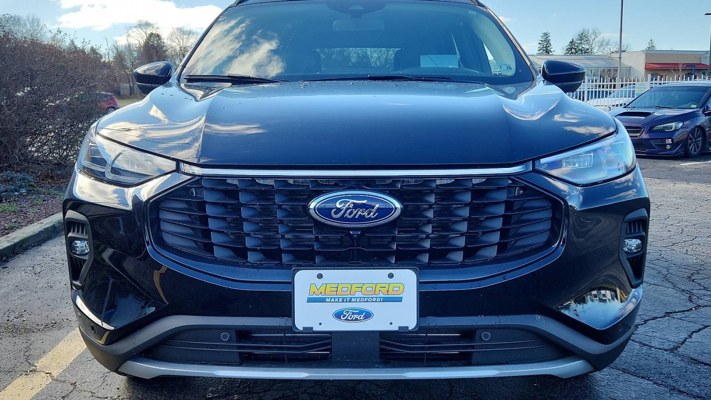 2023 ford escape plug-in hybrid base
