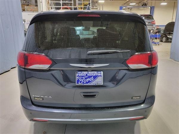 2019 chrysler pacifica in minneapolis, minnesota