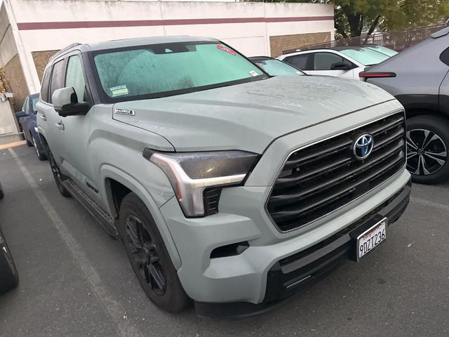 2023 toyota sequoia sr5
