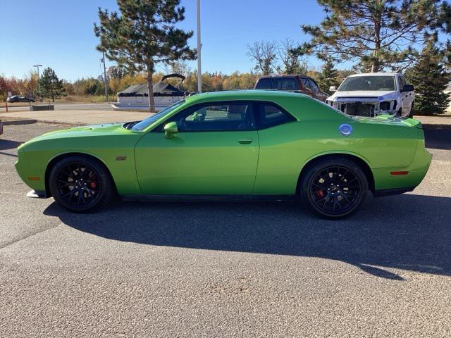 2011 dodge challenger srt8
