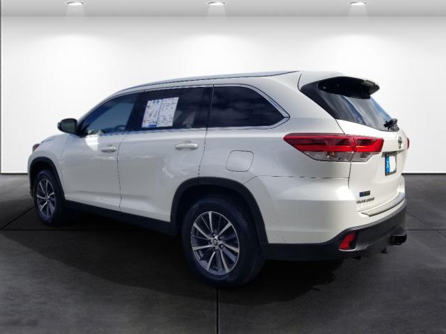 2019 toyota highlander se